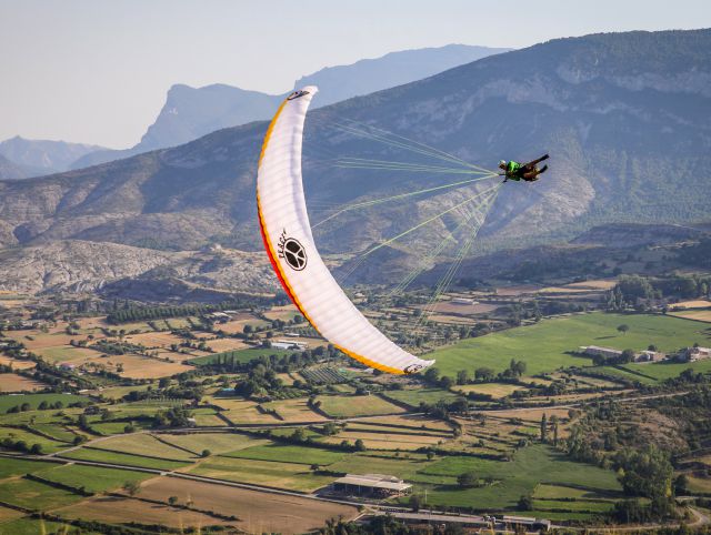 Videos: Paragliding Acro