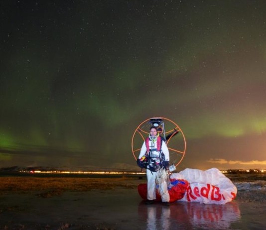 Video: Horacio Llorens volando entre auroras boreales