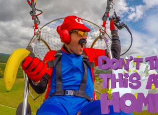 Super Mario Bros Paramotor by Don´t try this at home!