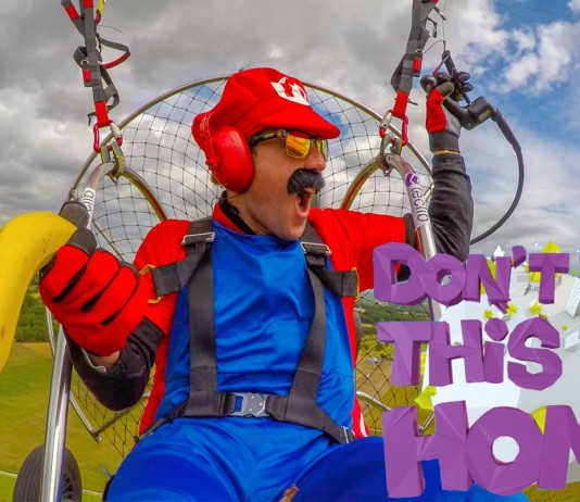 Super Mario Bros Paramotor by Don´t try this at home!
