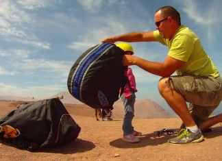 Parapente: Un padre lleva a su hija de tres años a volar y esto es lo que paso