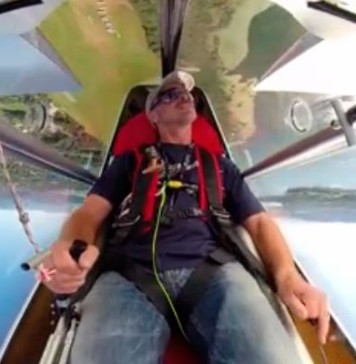 Vuelo invertido, loopings y aterrizaje con un Swift por Mandred Ruhmer