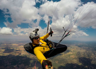 Parapente XC Tour El Yelmo – Pedro Bernardo 2016 En base de nuves durante el Open FAI El Yelmo 2015