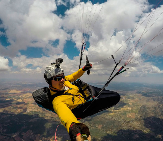 Parapente XC Tour El Yelmo – Pedro Bernardo 2016 En base de nuves durante el Open FAI El Yelmo 2015