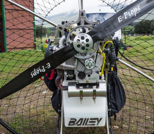 Bailey V5, Motor de paramotor de 4 tiempos