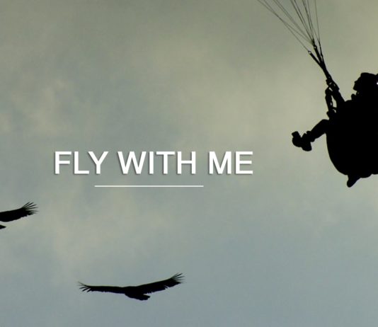Fly with me – Volando con los buitres.
