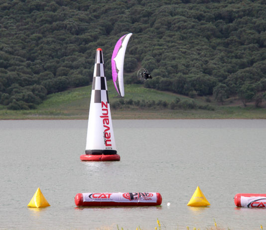 Alex Mateos sweeps off at Paramotor Slalom Europeans in Bornos