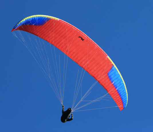 Niviuk lanza Klimber P, vela de alto rendimiento ultraligera