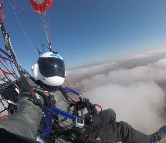El reto de cruzar España en Paramotor por los niños del Sáhara, por Moncho