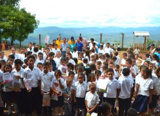 Paragliding bringing smiles to children in Honduras