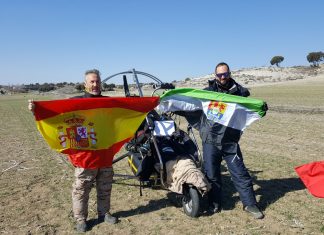 Pilotos extremeños baten Record del Mundo en Paratrike biplaza: 407 km