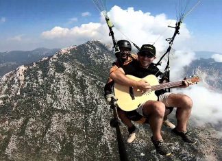 Video: Takoo 4 con guitarra