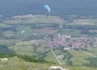 La comarca de la Sakana, en el norte de España, acoge su Día del Parapente 2019