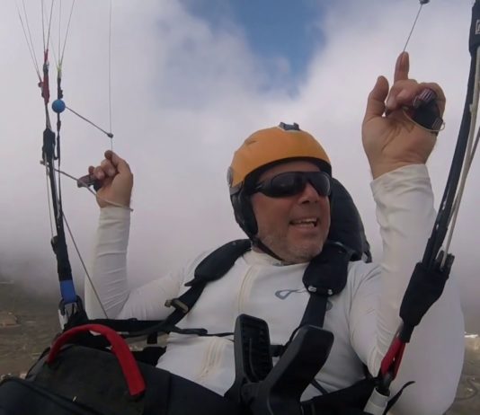 Video: Posición de las manos para el pilotaje en parapente