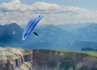 Swing launches paragliders Helios RS & Twin RS2