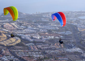 UP introduced light EN B glider Lhotse 2 and Vesuv gloves Lhotse 2