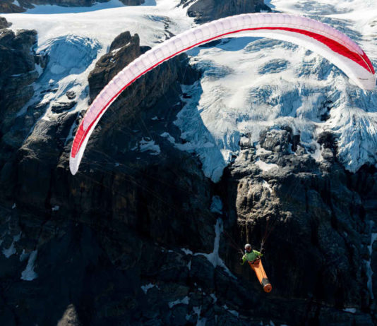 Lanzamientos ligeros de Gin: Parapente EN D Puma y paracaídas Yeti UL