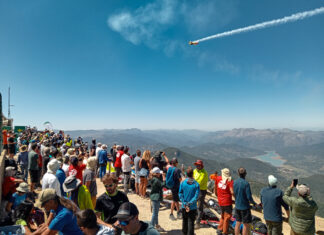 Arranca FIA El Yelmo con espectáculo y vuelo
