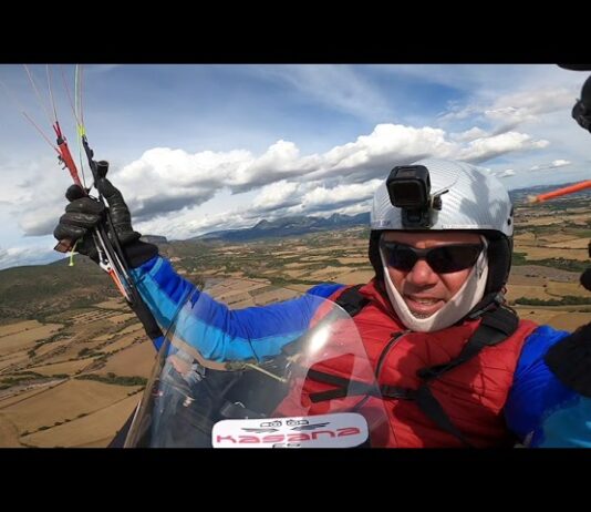 Video: Paragliding, capitalizing the bad decisions in competition
