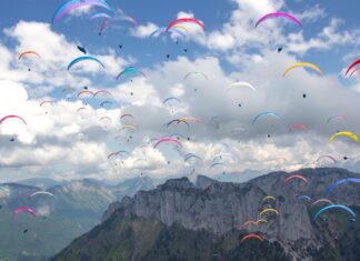 Maxime Pinot lidera victoria de Francia en Mundial de Parapente Paragliding Worlds. Photo: