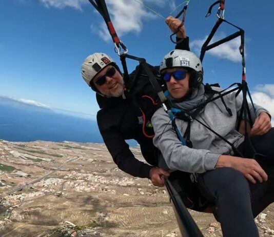 Video: Pilotar el parapente con una mano