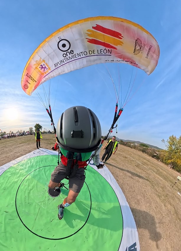Moncho, campeón de Europa de parapente de precisión tras un tenso desempate con Ivan Pavlov 1 Moncho, campeón de Europa de parapente de precisión