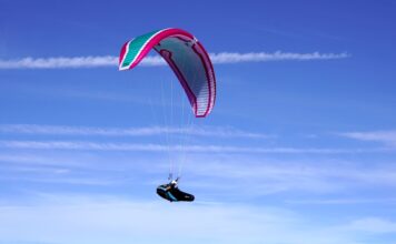 Level Wings Falcon: así es su vela EN B de 2,5 líneas para dar el salto al cross-country Level Wings Falcon en vuelo sobre los Alpes del sur