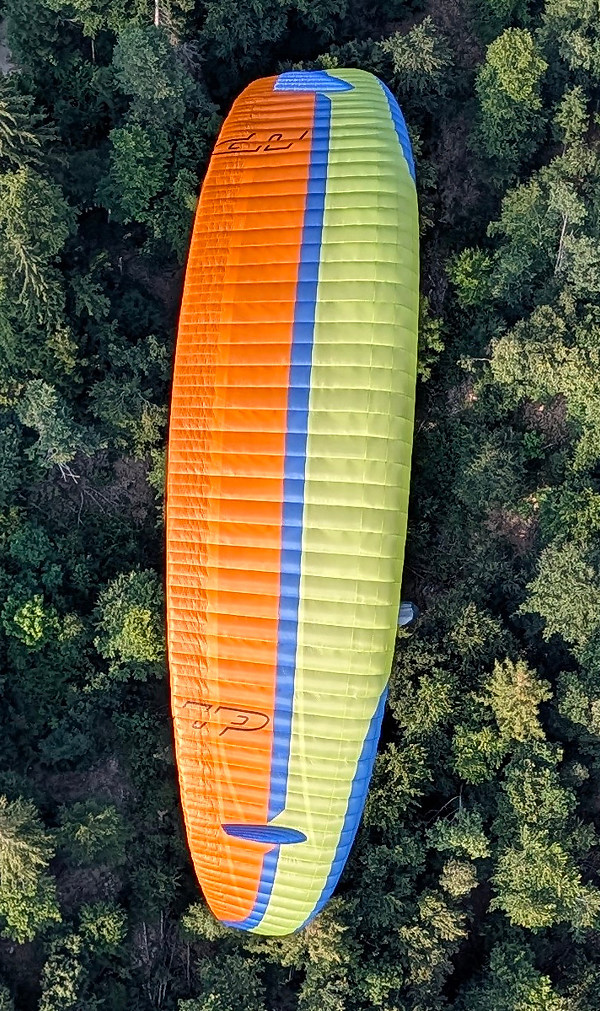 UP Paragliders Cerro en vuelo