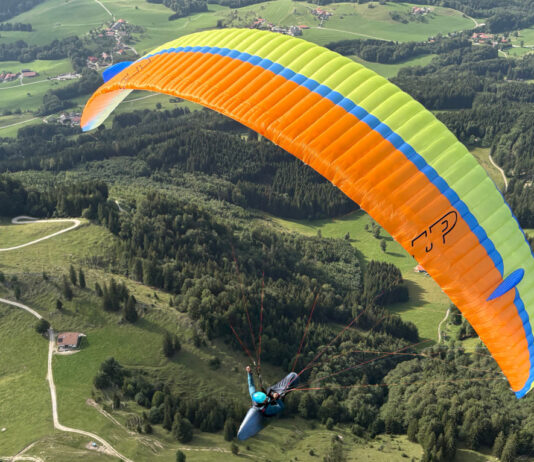 UP Paragliders Cerro: the lightweight 2-liner we saw at the Coupe Icare UP Paragliders Cerro